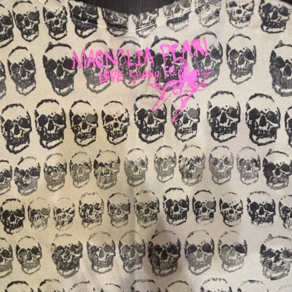 Magnolia Pearl Cream and Black Skull Sweatshirt, Gently worn, great cond,no tags - Picture 4 of 4